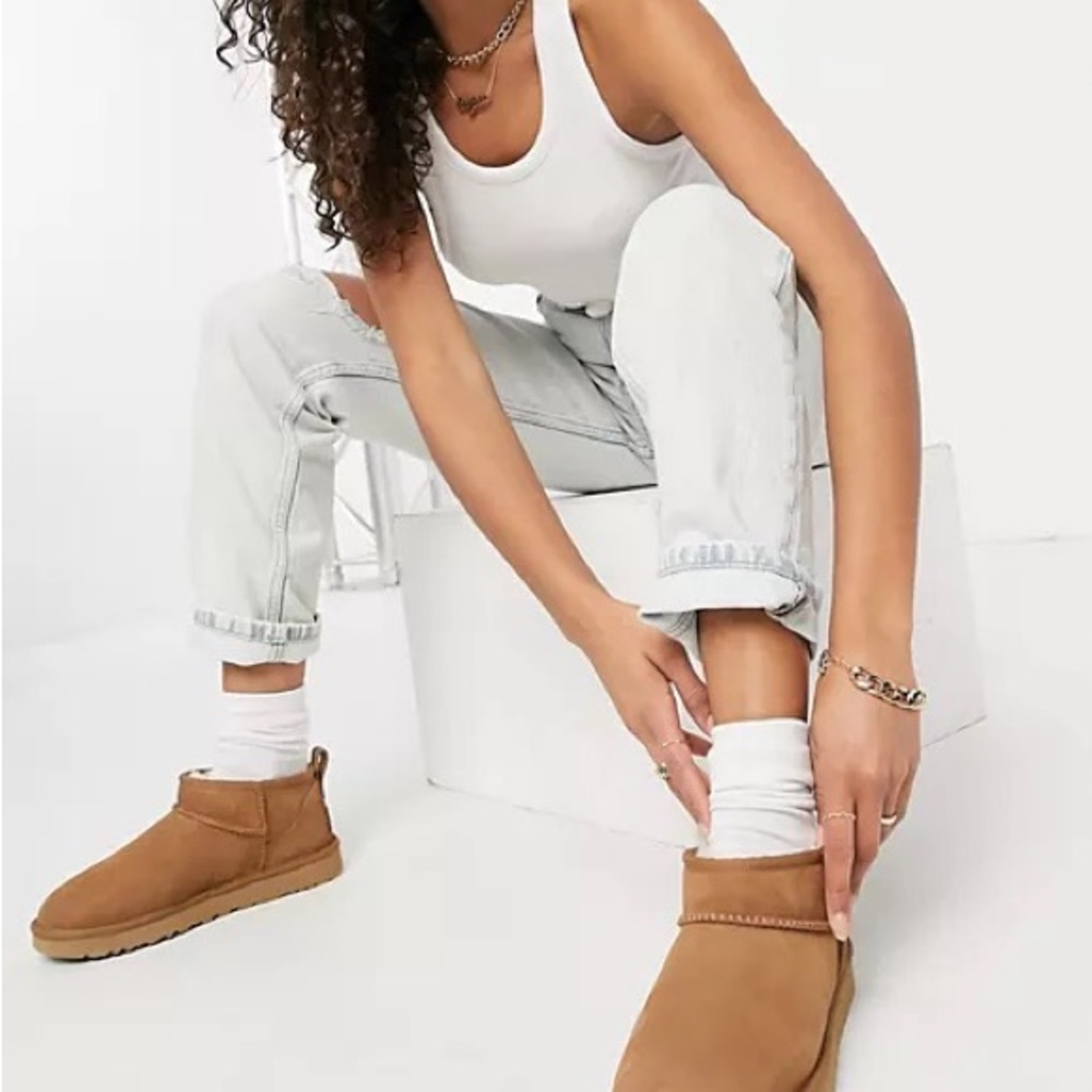 ULTRA MINI UGGS W8/KIDS 6